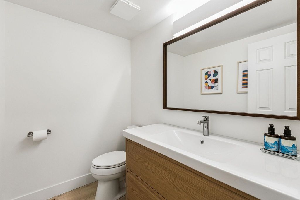 listing image 1107883097681742820