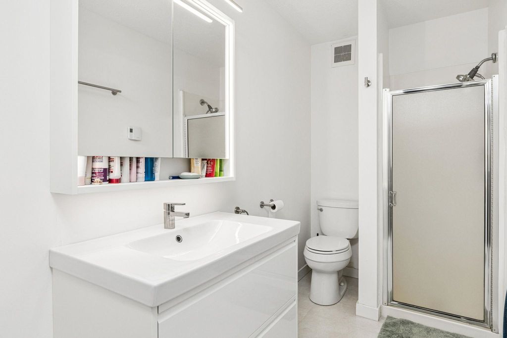 listing image 1101685118461576569