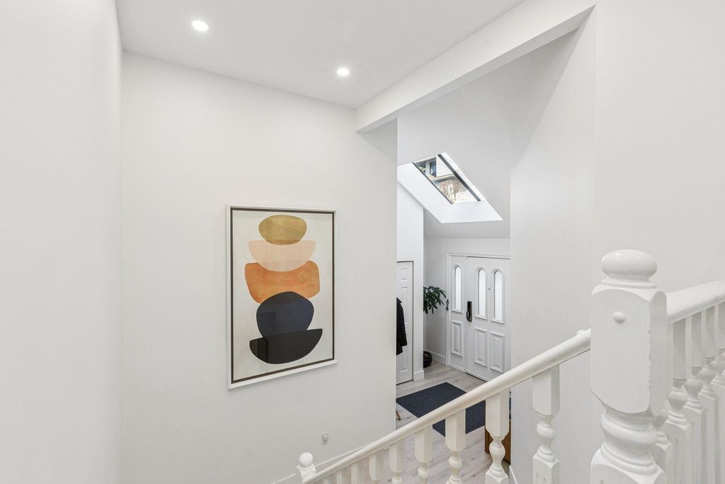 listing image 1103093468904094493