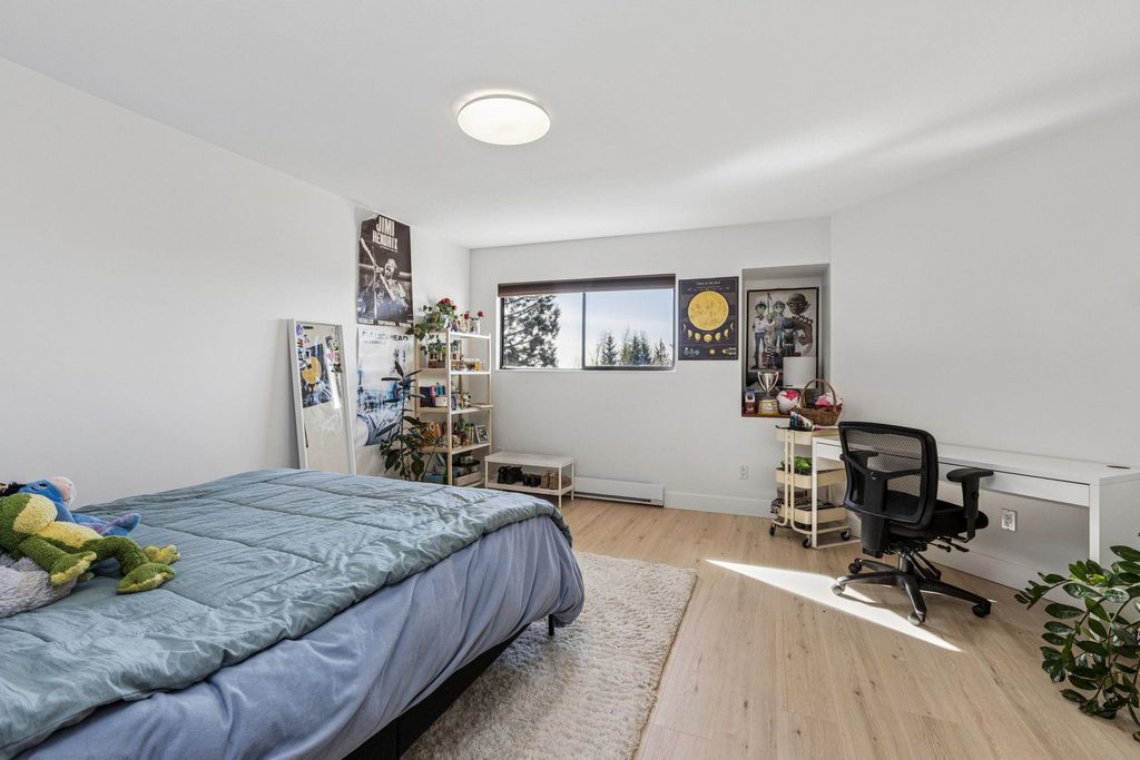 listing image 1103497871060271425