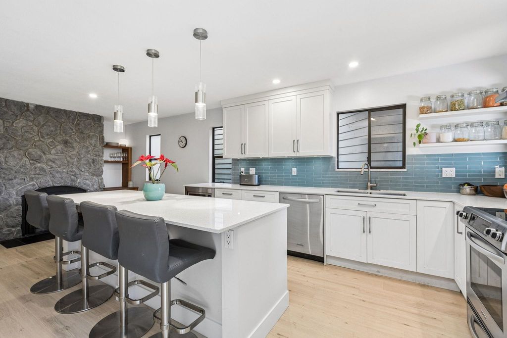 listing image 1100493674141020865