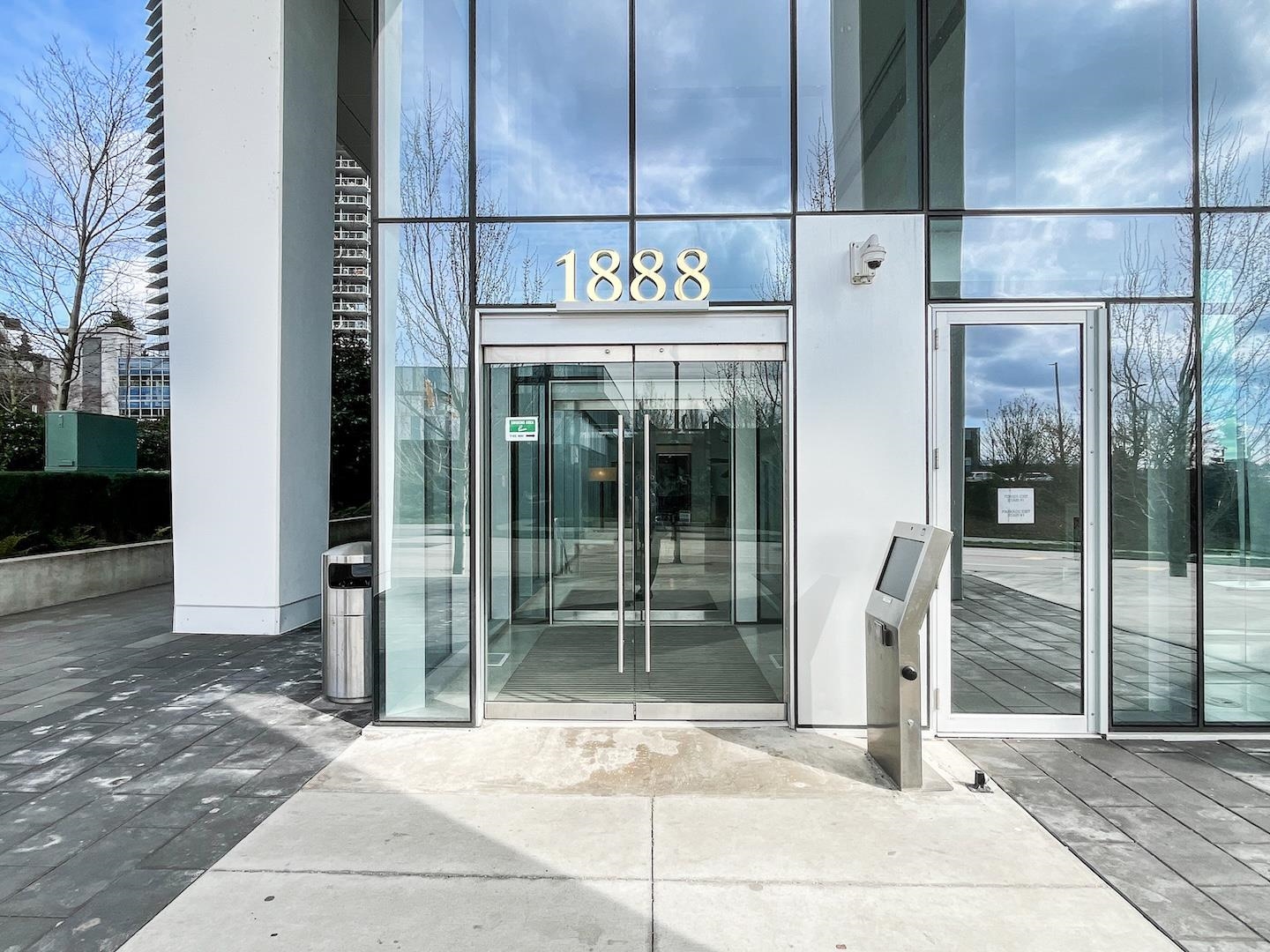 1888 Gilmore Avenue 1408