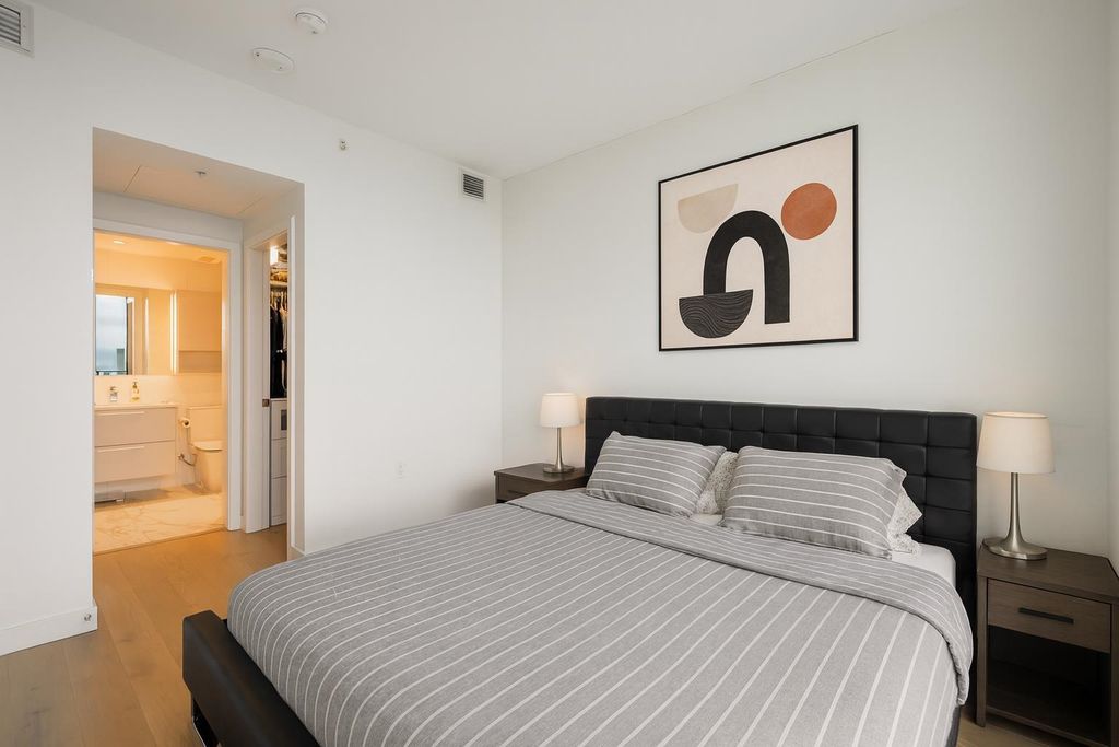 listing image 1106758114452642536