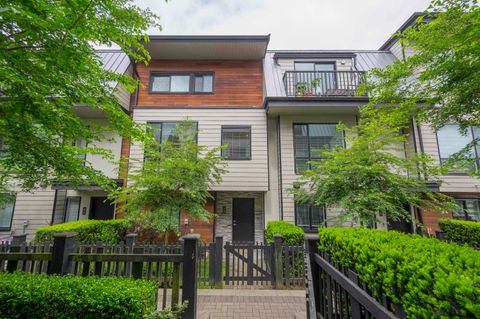 15688 28 Avenue 40 Surrey BC V3Z 0N1