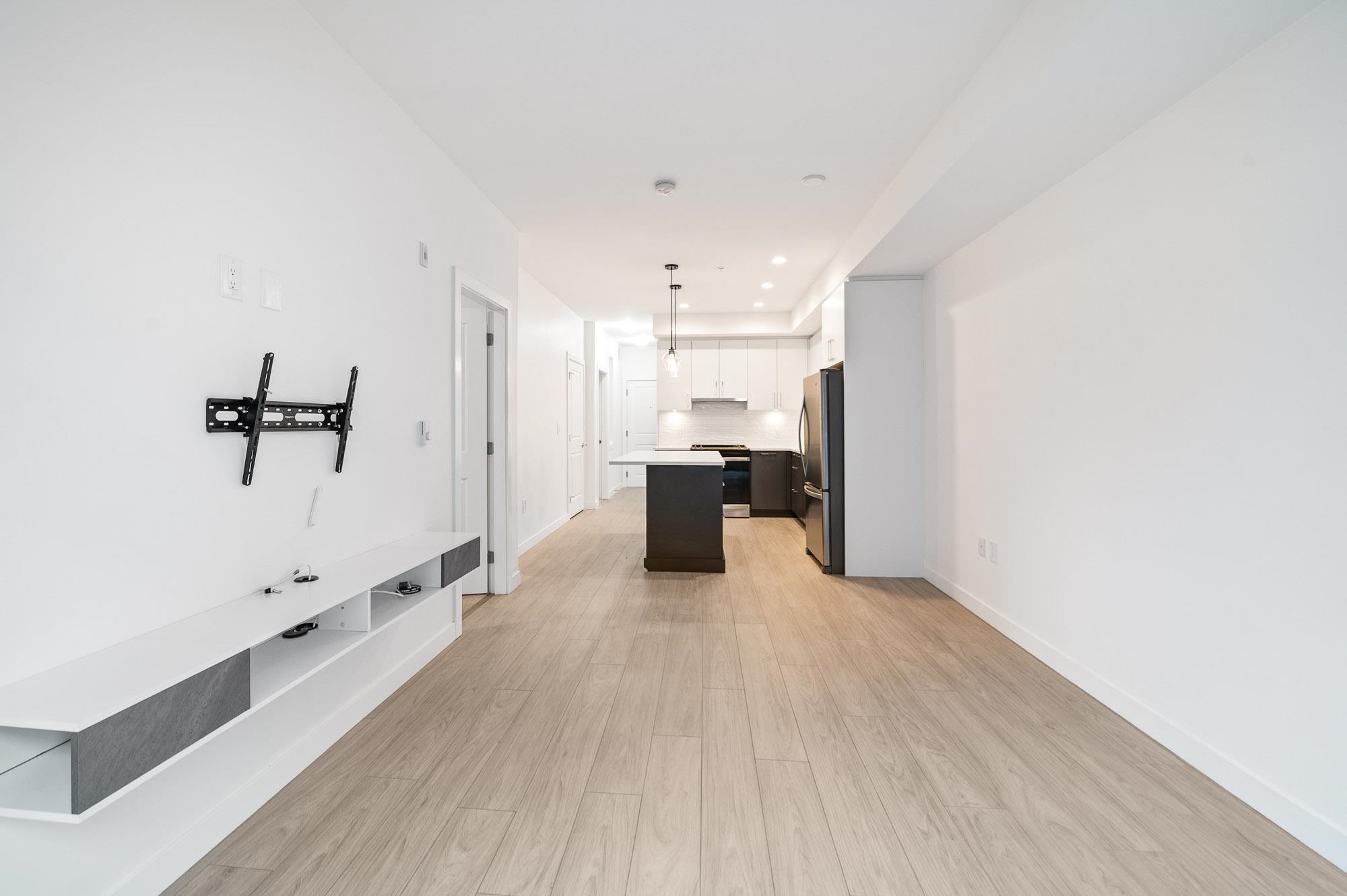 20834 80 Avenue B306