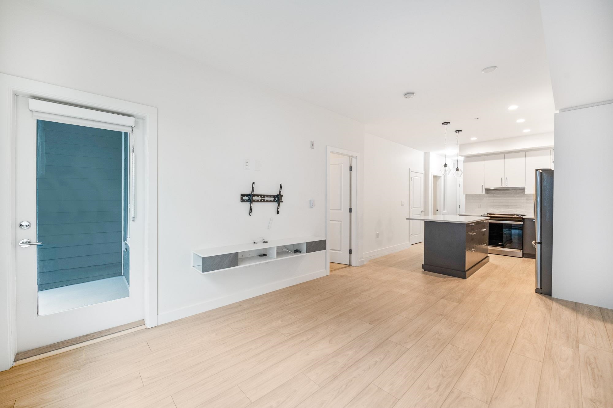 20834 80 Avenue B306