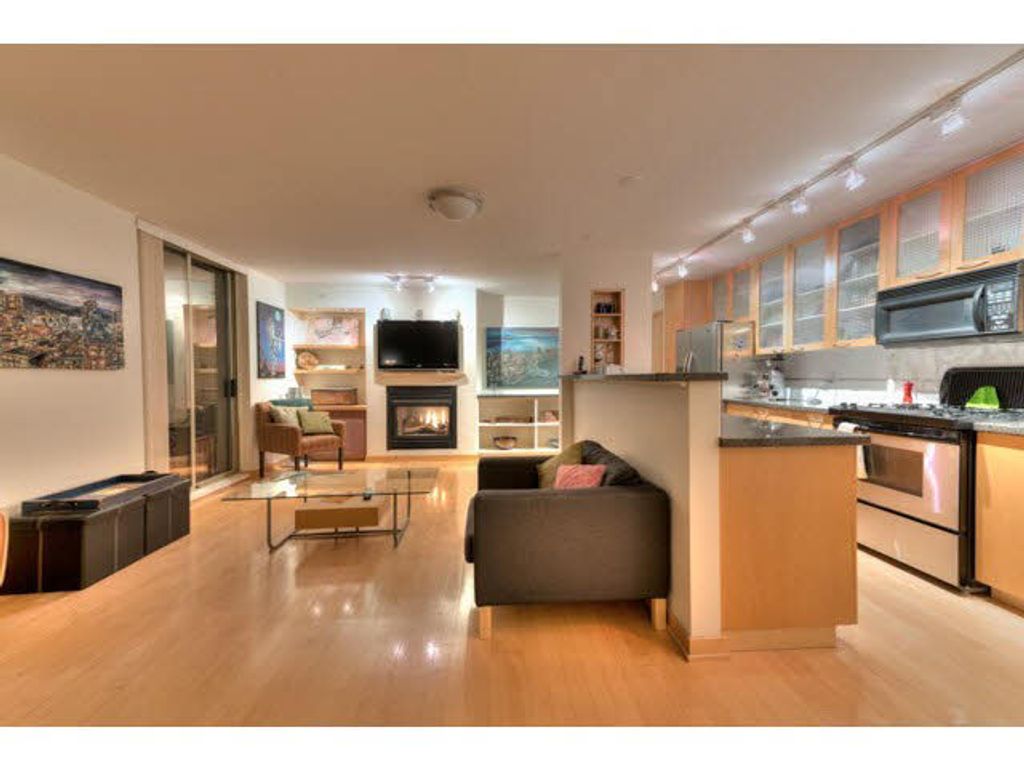 listing image 1104663642893769963