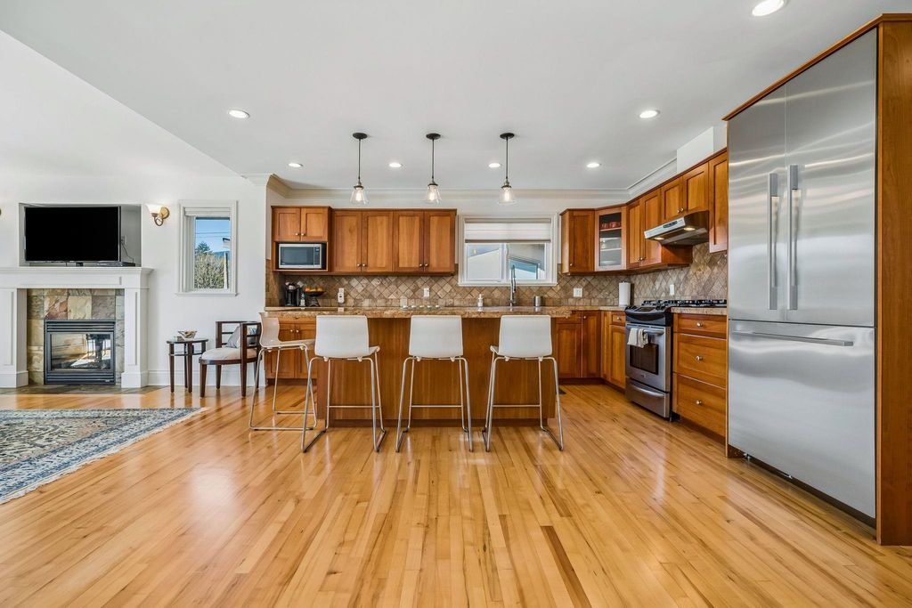 listing image 1107485449913347777
