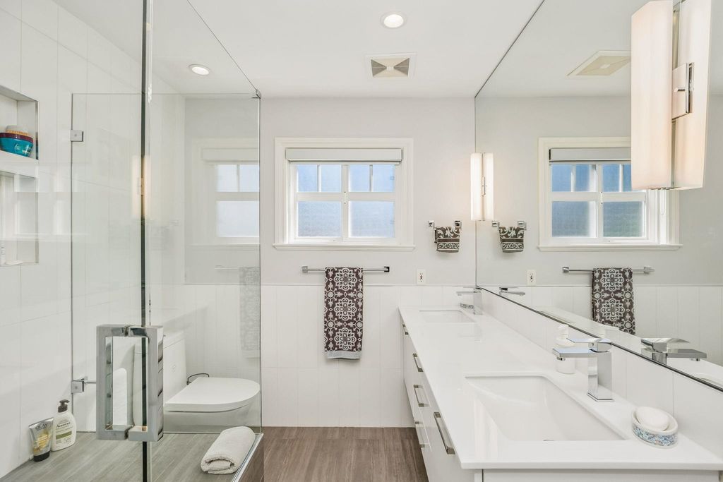 listing image 1107754933774364192