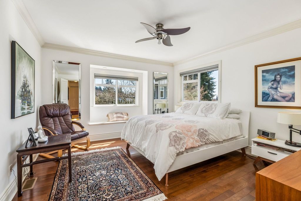 listing image 1101882234759831233