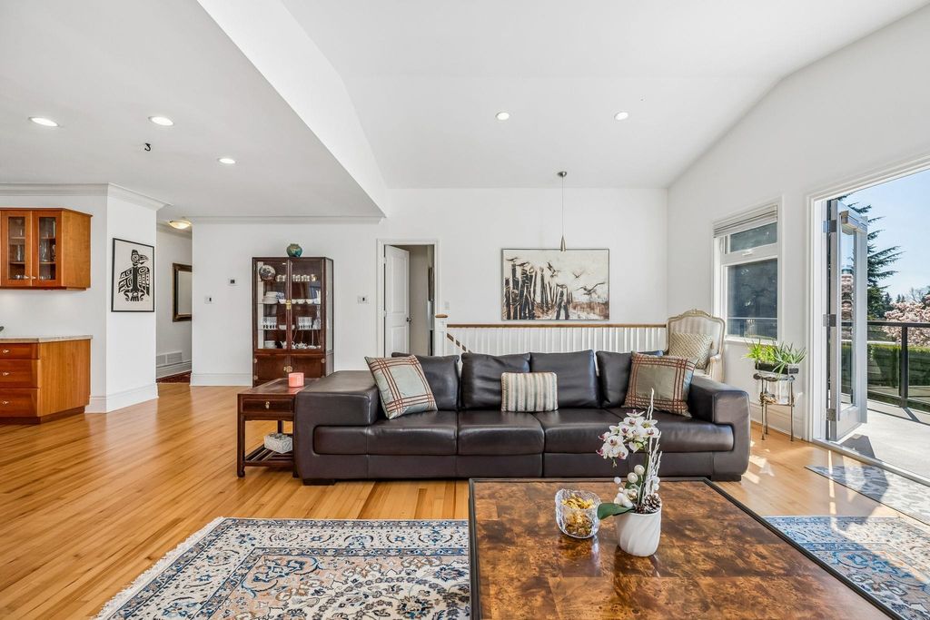 listing image 1102928171370405169