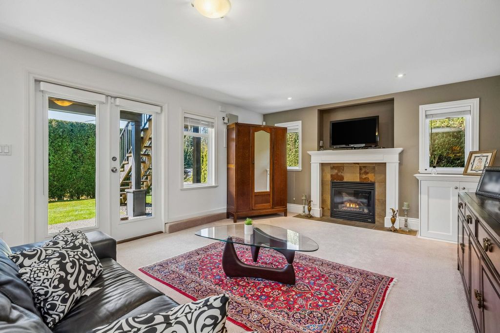 listing image 1104144822864625845