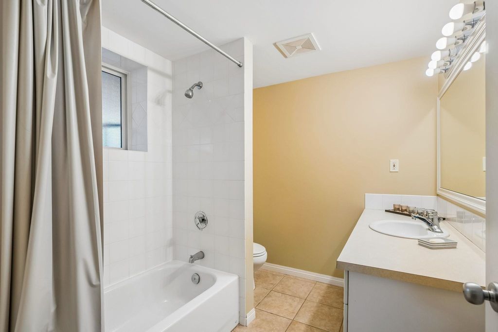 listing image 1101079623819982454