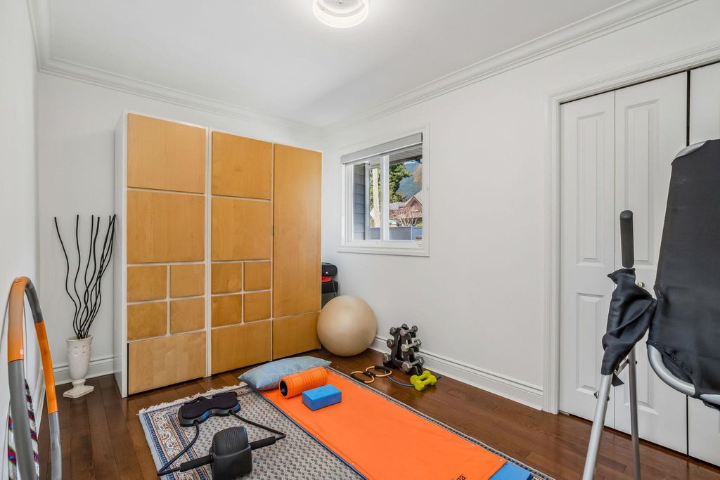 listing image 1100336859225503109