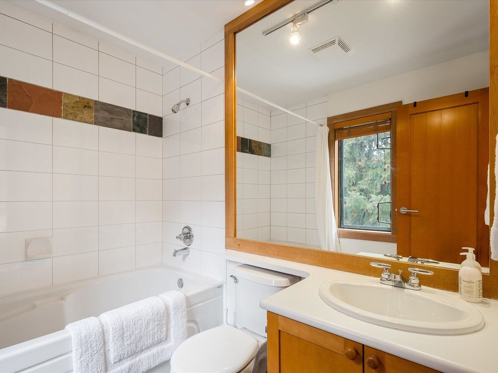 listing image 1105327761987132515