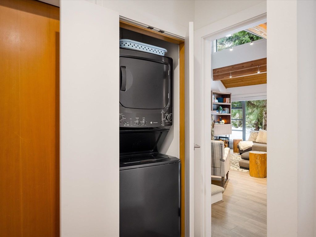 listing image 1106336448268114177