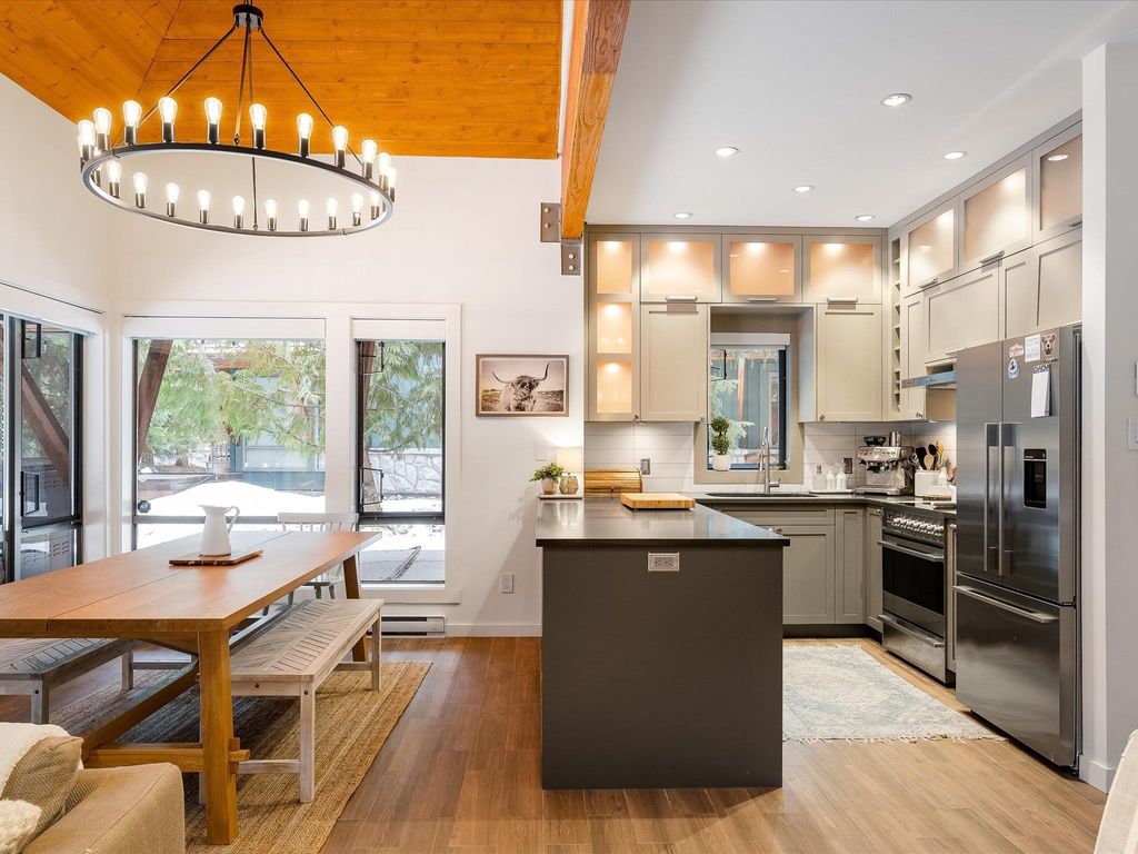 listing image 1103566499232959552