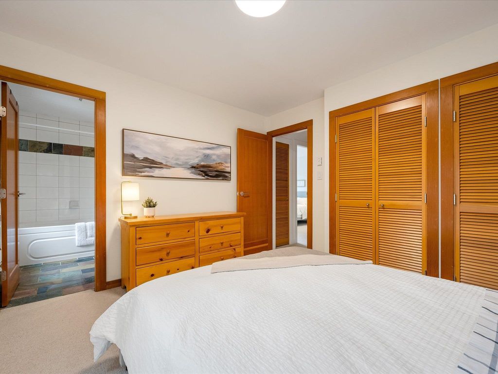 listing image 1103574434147415885