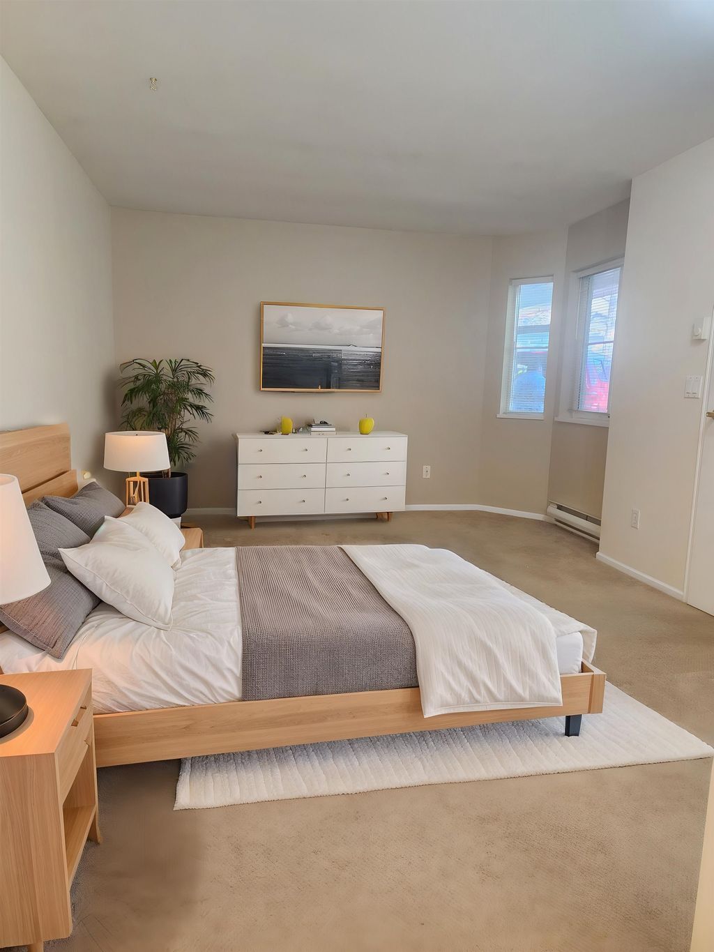 listing image 1100772187223983143