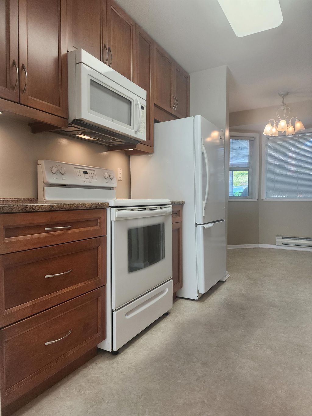 listing image 1102207534510471169