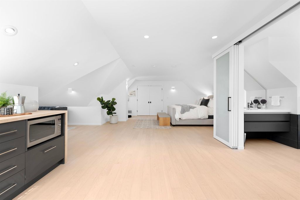 listing image 1103445148071314354