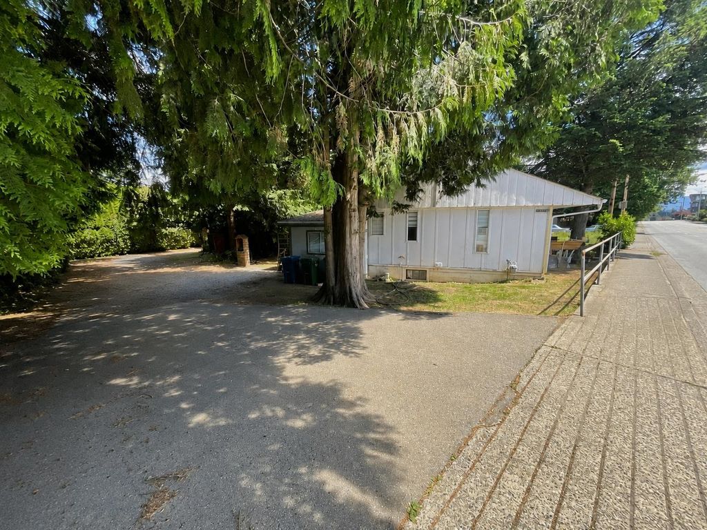 Photo of 33431 George Ferguson Way, Abbotsford, BC V2S 2L9 (MLS # R3132286)