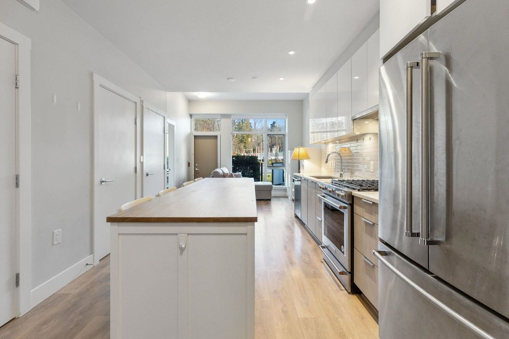 listing image 1104134026340610717