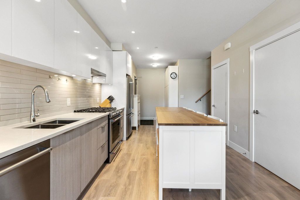 listing image 1107110683982330757