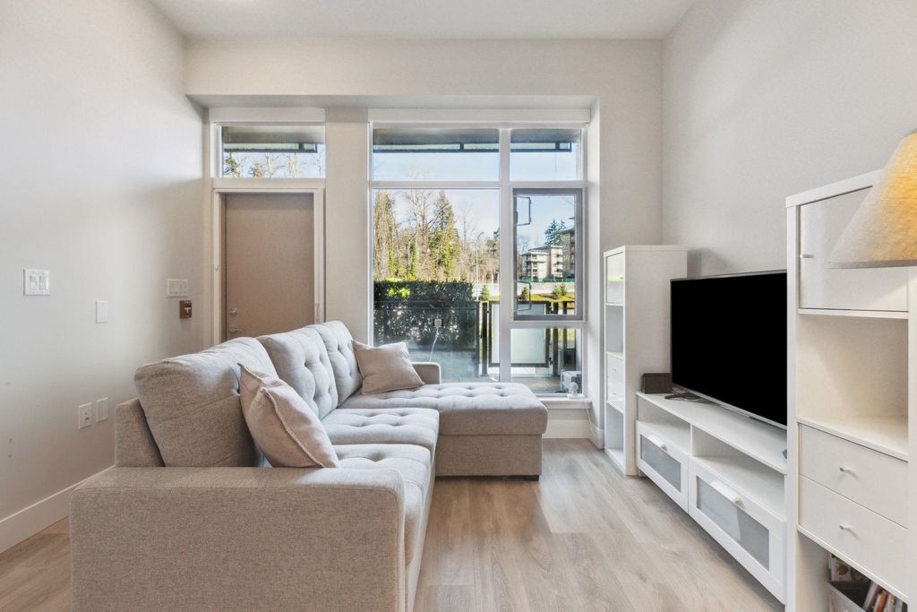 listing image 1107120037702883286