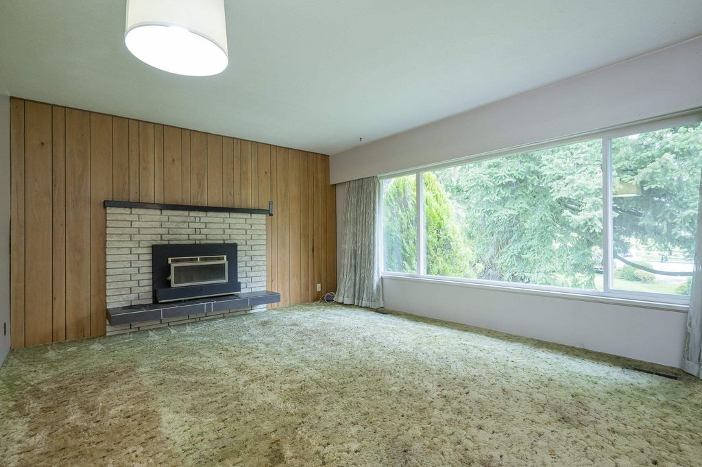 listing image 1105779731735468671