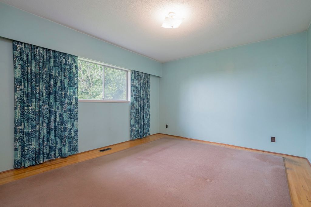 listing image 1103902871613064396