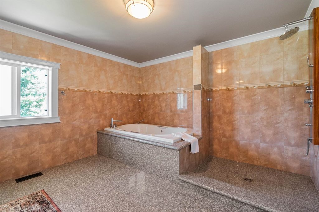 listing image 1107115806237289821