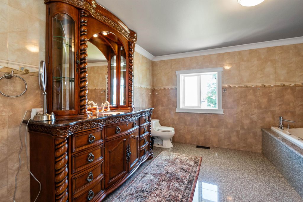 listing image 1101608573426229121