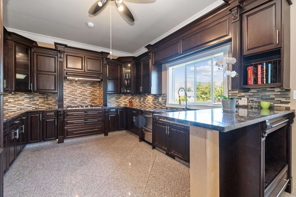 listing image 1105027323379028233