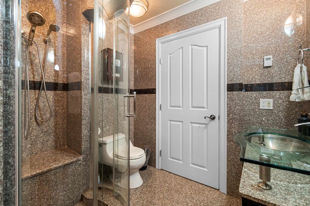 listing image 1106890838426116580