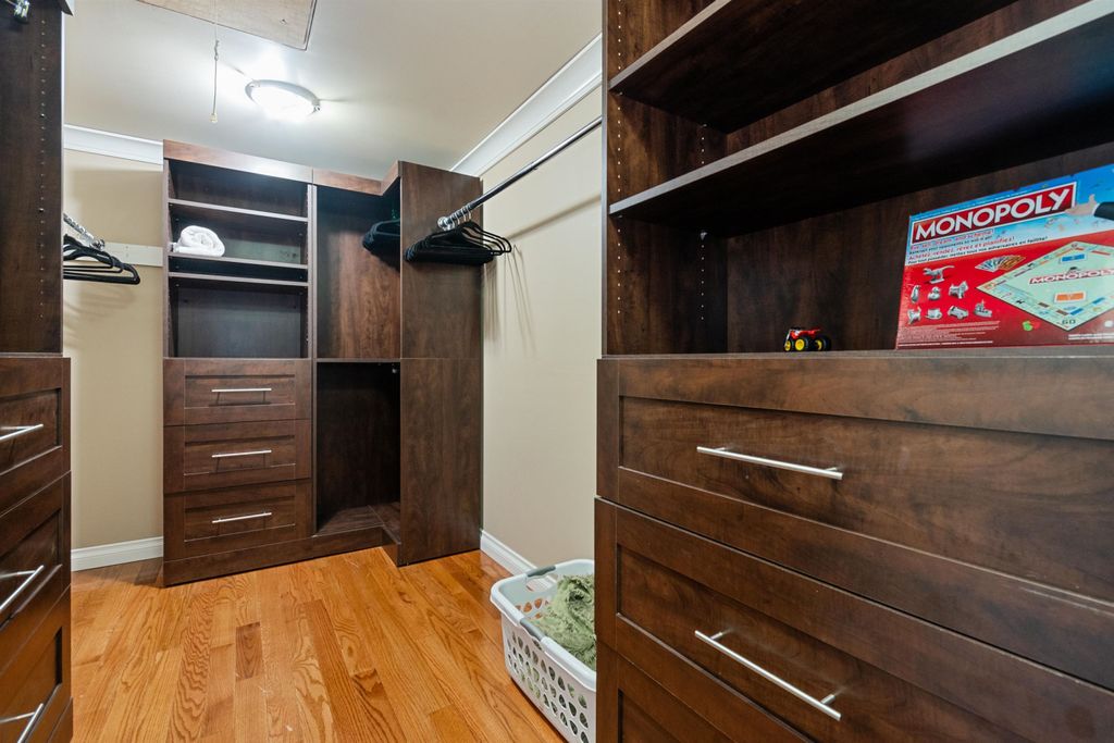 listing image 1100401016216932130