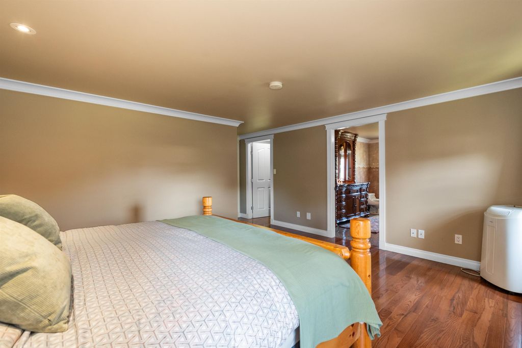 listing image 1105698040570035185