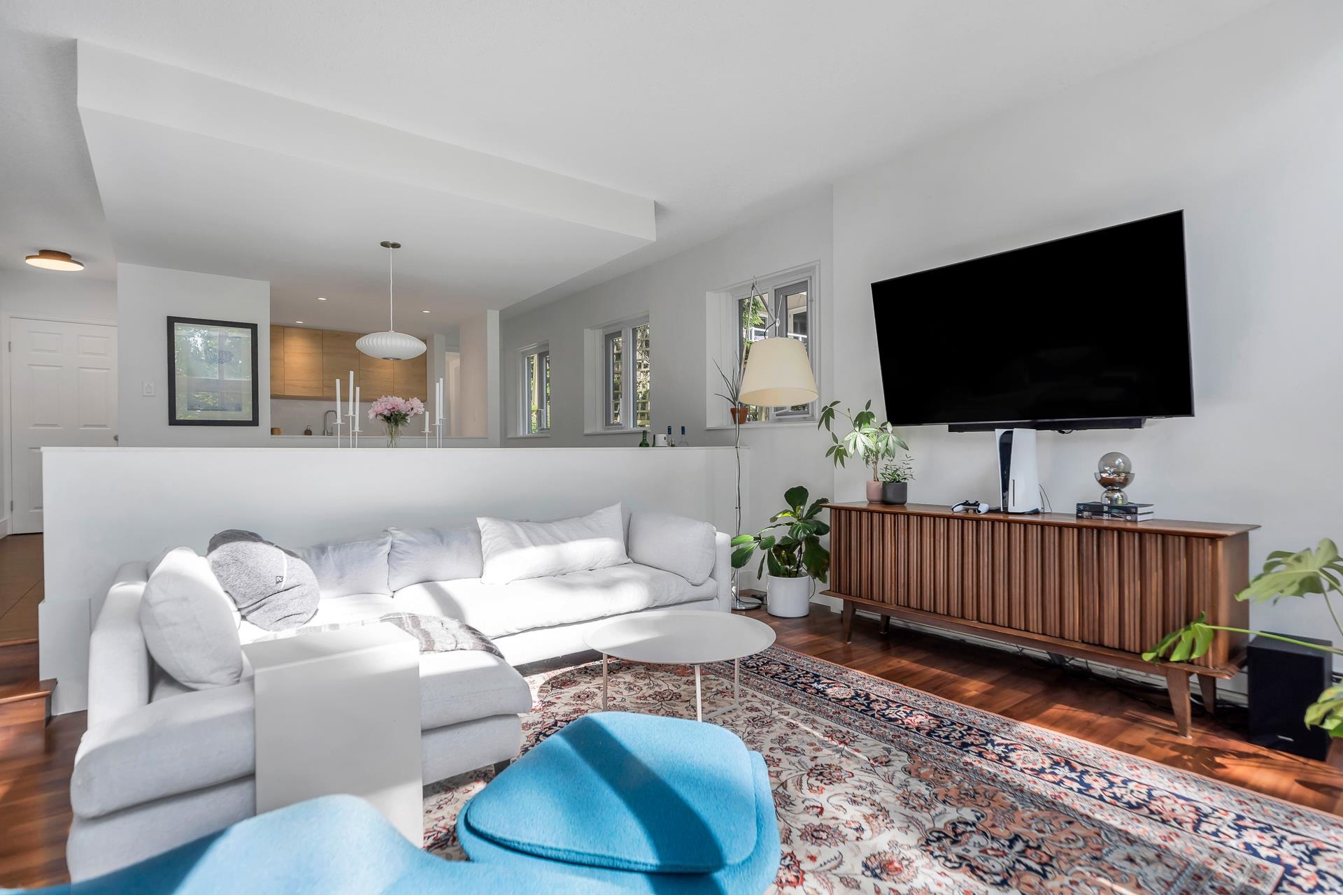 1350 View Crescent 111