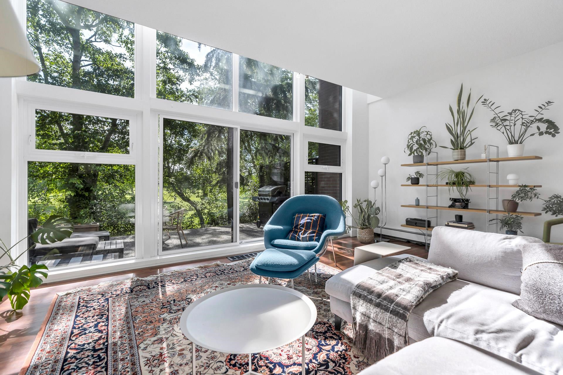 1350 View Crescent 111