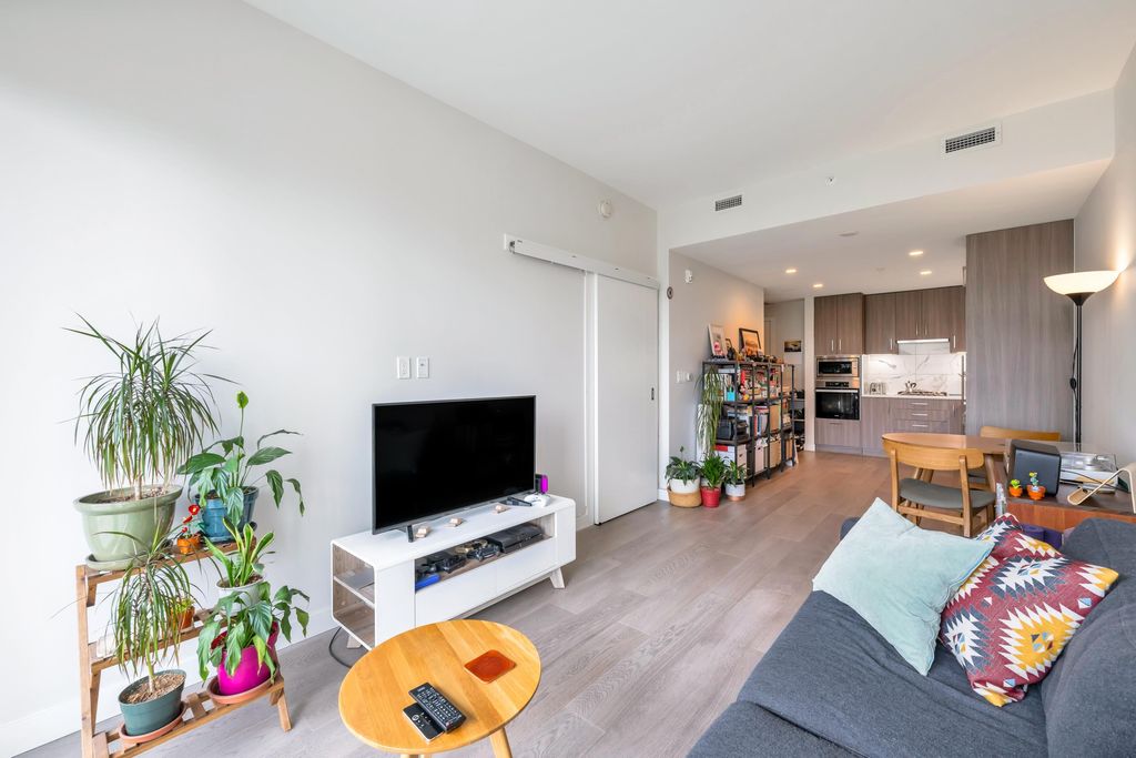 listing image 1102180596427281503