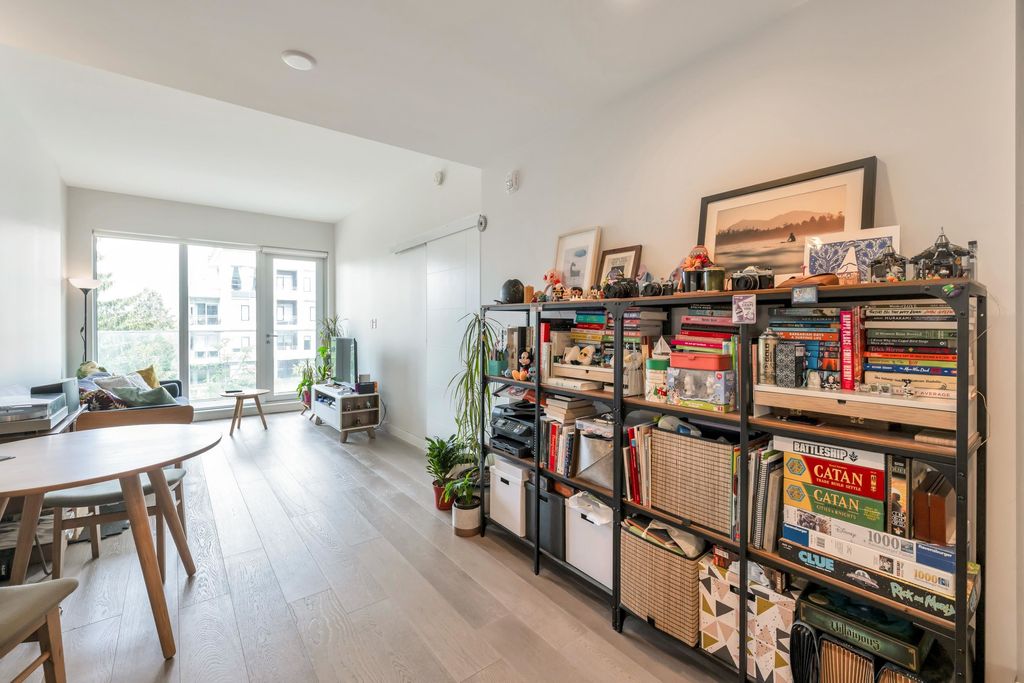 listing image 1102409855914787182