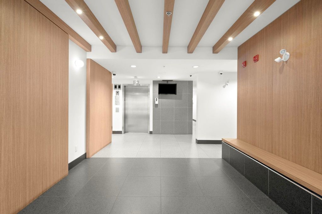 listing image 1100118892229426348