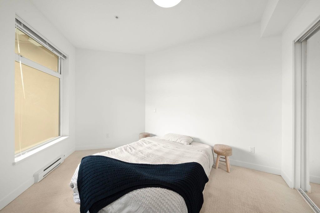 listing image 1104885092605220392