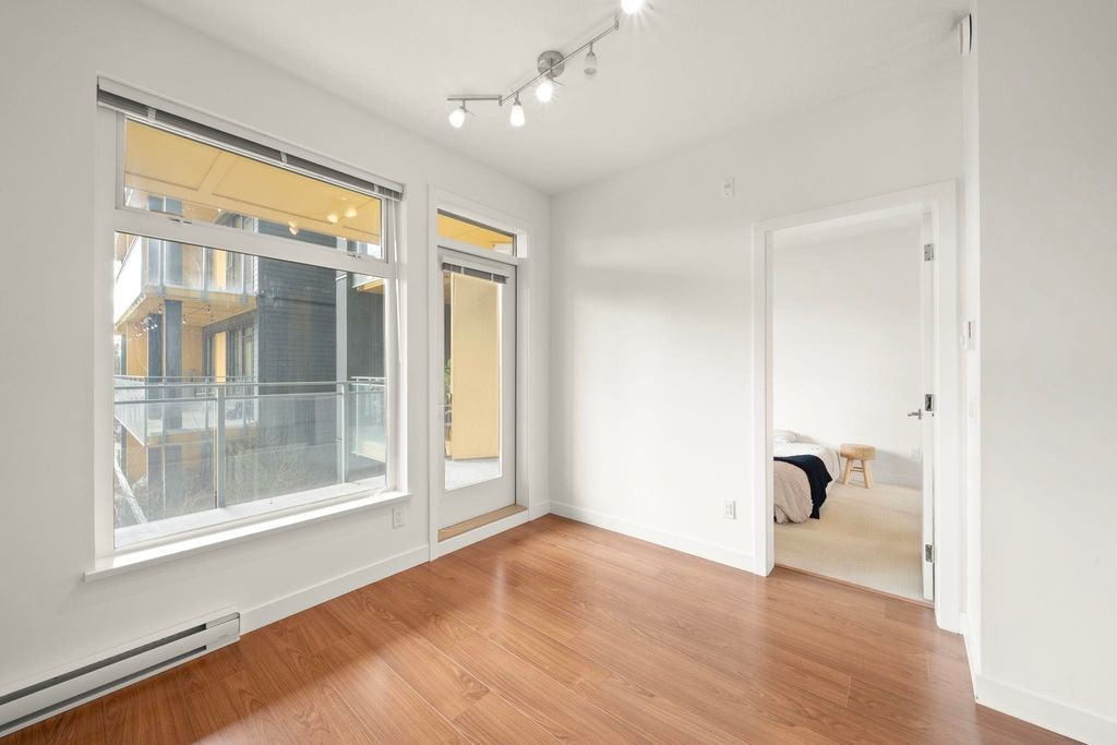 listing image 1108263587530150412