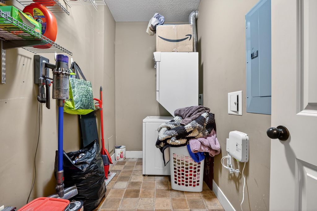 listing image 1108646561510391954