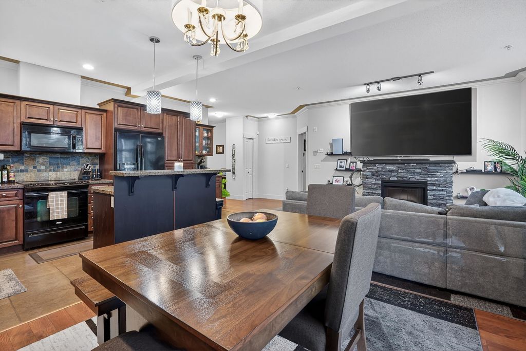 listing image 1105875861971062644