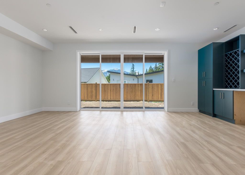 listing image 1109029104009313412