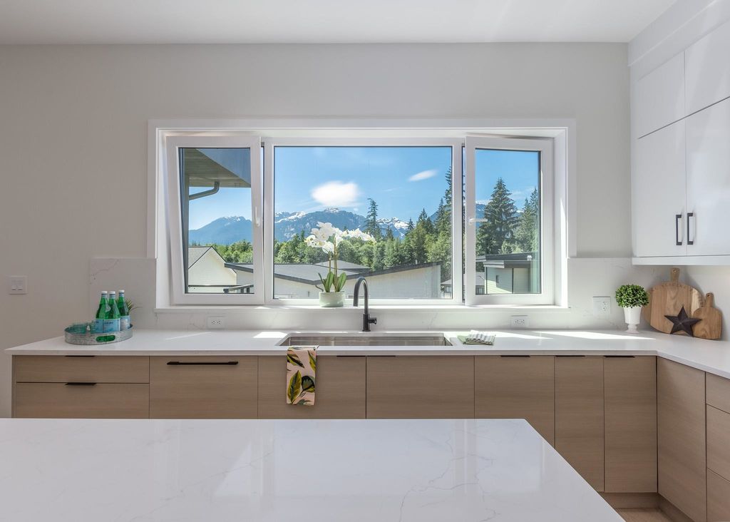 listing image 1104285596002380495