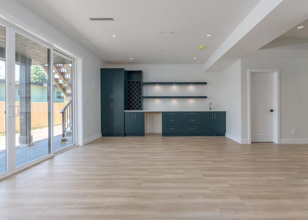 listing image 1100982689148340097