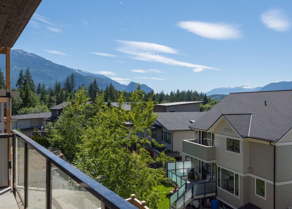 listing image 1107694084839355777